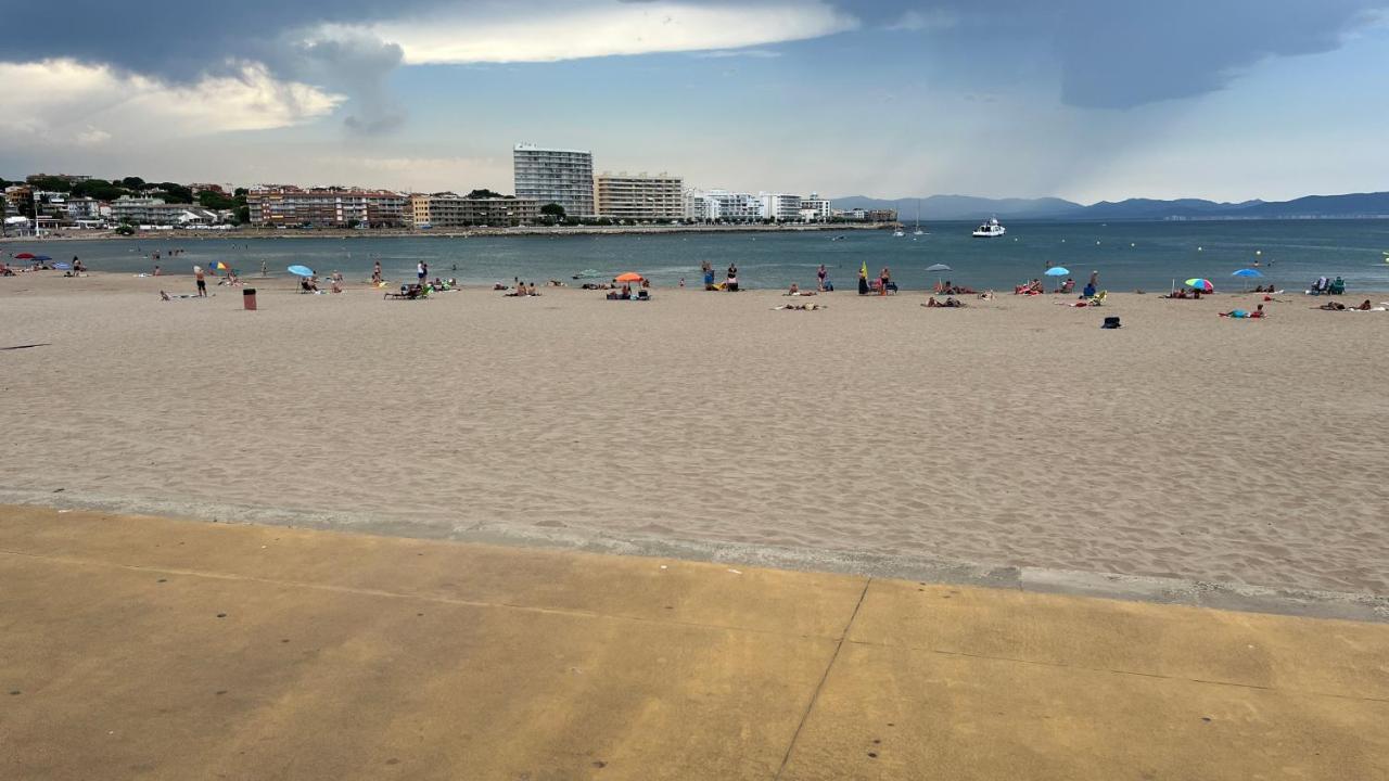 Apartamento En La Playa. Free Parking. Free Wifi L' Escala 외부 사진