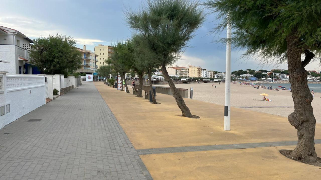 Apartamento En La Playa. Free Parking. Free Wifi L' Escala 외부 사진
